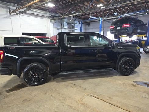 Used 2024 GMC Sierra 1500 Elevation w/ Preferred Package image 5