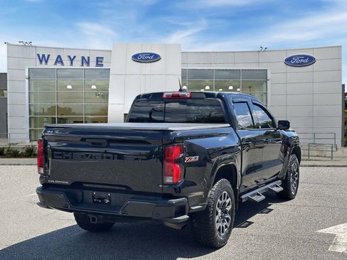 Used 2023 Chevrolet Colorado Z71 w/ Z71 Convenience Package 2 AWD/4WD image 5