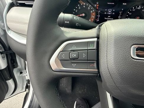 Used 2026 Jeep Compass Limited AWD/4WD image 12