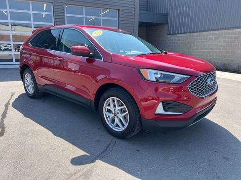 Used 2023 Ford Edge SEL image 3