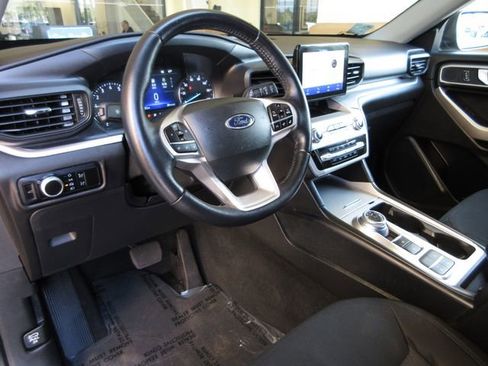Certified 2023 Ford Explorer XLT RWD image 13