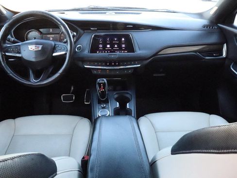 Used 2021 Cadillac XT4 Sport image 9