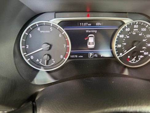 Used 2025 Nissan Sentra SV image 38