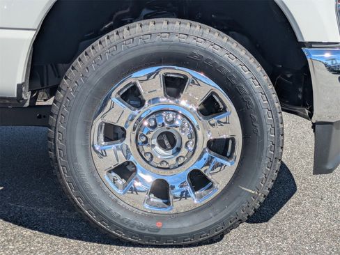 New 2025 Ford F250 Lariat w/ Lariat Ultimate Package image 10