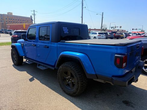 Used 2021 Jeep Gladiator Sport AWD/4WD image 12