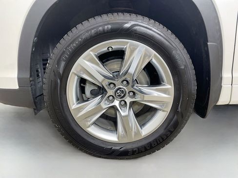 Used 2018 Toyota Highlander Limited image 36