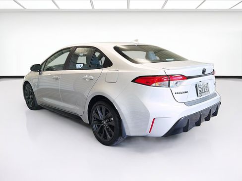 Used 2025 Toyota Corolla SE FWD image 6