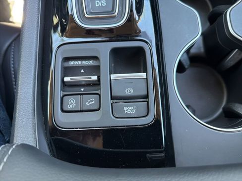 Used 2025 Honda Pilot EX-L image 28