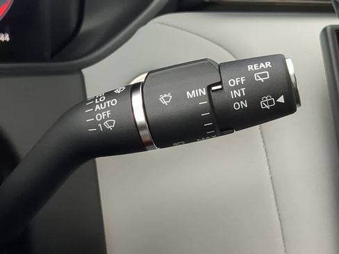 Certified 2026 Land Rover Range Rover Velar Dynamic SE AWD/4WD image 27