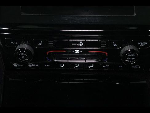 Used 2023 Jeep Grand Cherokee L Laredo AWD/4WD image 27