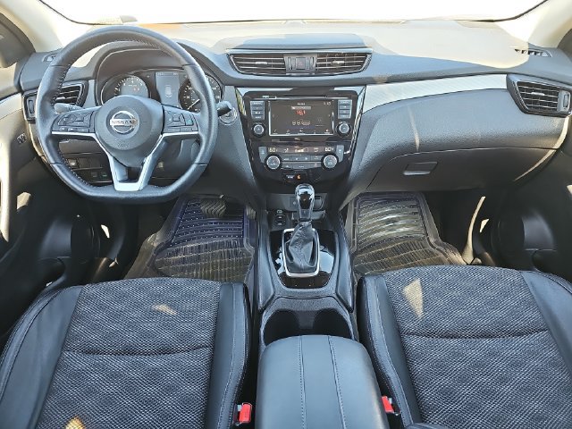 Used 2020 Nissan Rogue Sport SV w/ Technology Package FWD image 9