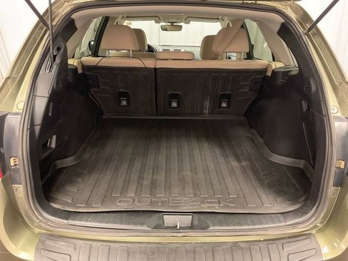 Used 2017 Subaru Outback 2.5i Premium image 9