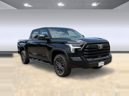 Used 2024 Toyota Tundra SR5 w/ SR5 Convenience Package AWD/4WD image 7