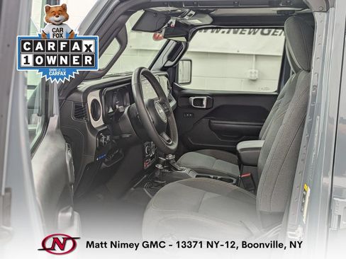 Used 2024 Jeep Wrangler Unlimited AWD/4WD image 4