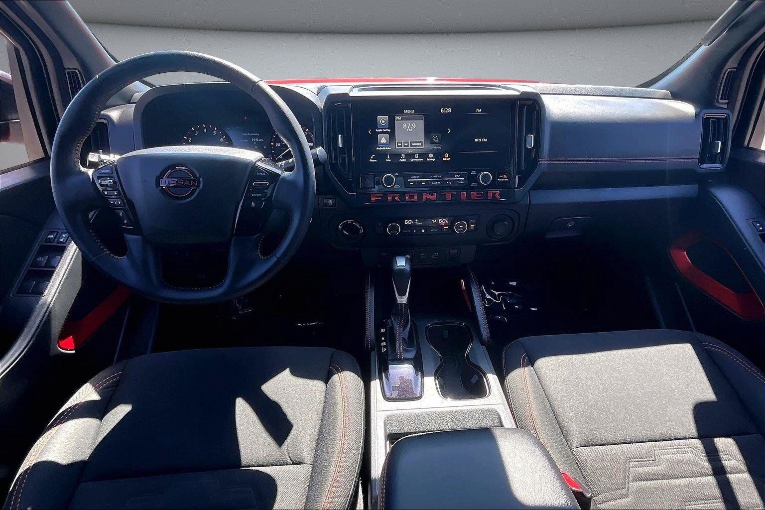 Used 2025 Nissan Frontier PRO-4X AWD/4WD image 9