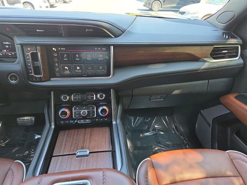 Used 2024 GMC Yukon XL Denali Ultimate AWD/4WD image 18