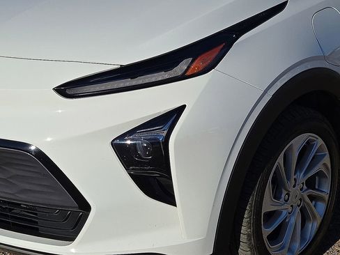 Used 2023 Chevrolet Bolt EUV LT w/ Driver Confidence Package image 10