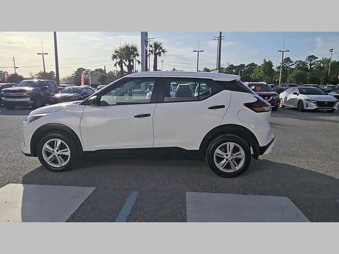 Used 2025 Nissan Kicks Play S image 25