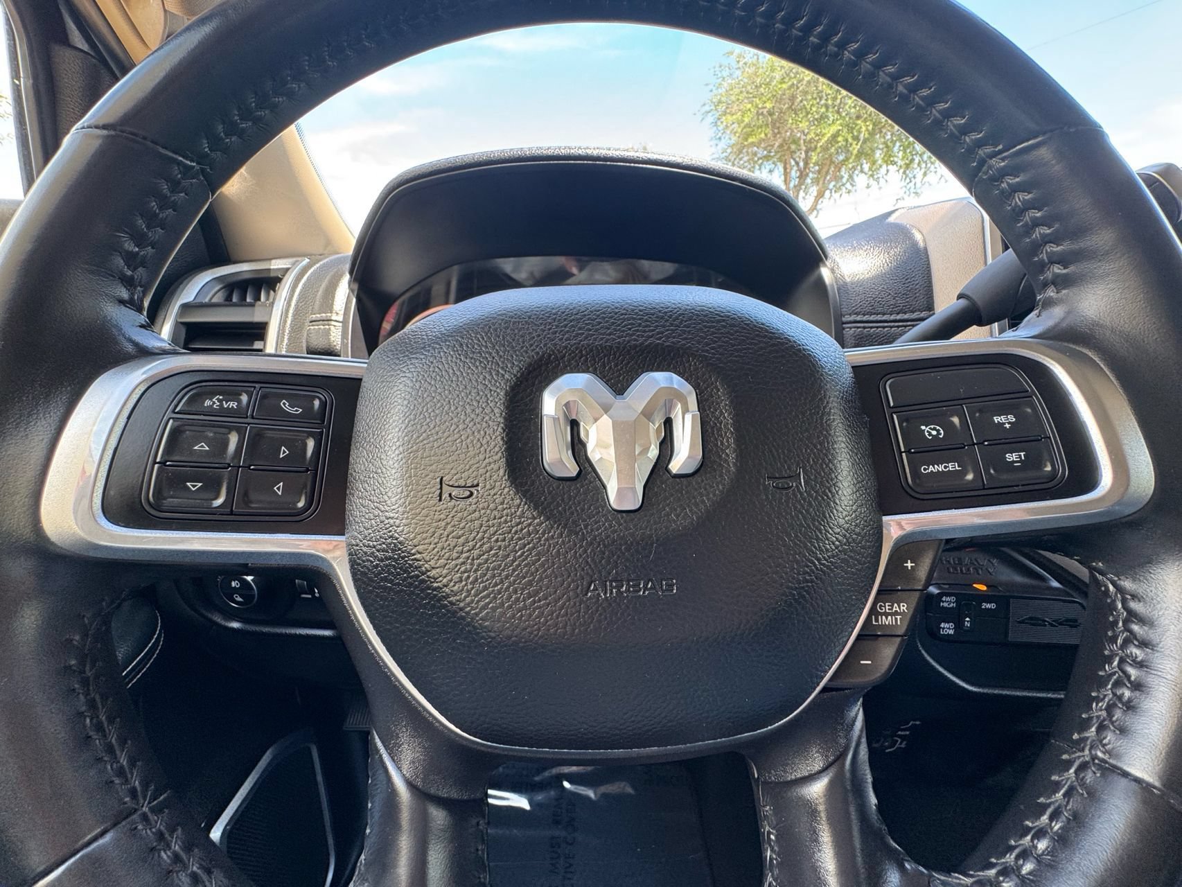 Used 2022 RAM 2500 Laramie AWD/4WD image 9
