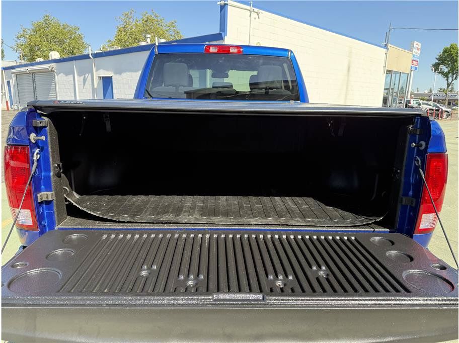 Used 2015 RAM 1500 Express AWD/4WD image 17