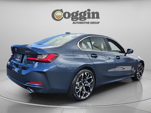Certified 2025 BMW 330i Sedan w/ M Sport Package image 5
