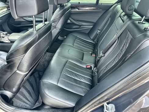 Used 2023 BMW M550i xDrive w/ Executive Package AWD/4WD image 16