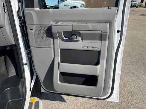 Used 2013 Ford E-250 and Econoline 250 w/ PWR Group image 29