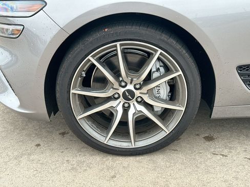 Used 2024 Genesis G70 2.5T RWD image 10