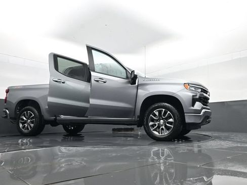 Used 2024 Chevrolet Silverado 1500 LT AWD/4WD image 31