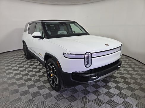 Used 2024 Rivian R1S Adventure AWD/4WD image 7