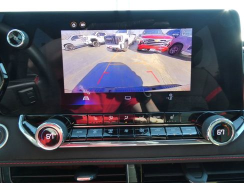 Used 2024 Chevrolet Colorado Z71 w/ Z71 Convenience Package 2 image 32