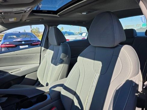 New 2026 Hyundai Elantra SEL Sport Premium FWD image 15