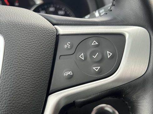 Used 2022 GMC Terrain SLT w/ Tech Package FWD image 19