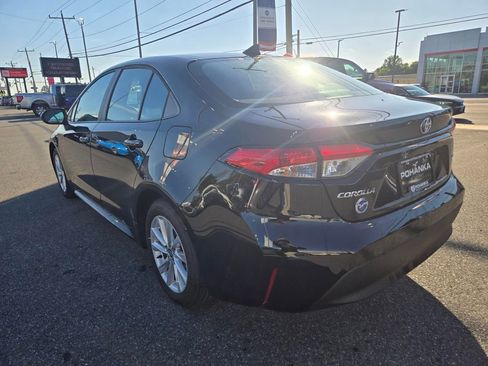 Used 2026 Toyota Corolla LE w/ LE Premium Package FWD image 7