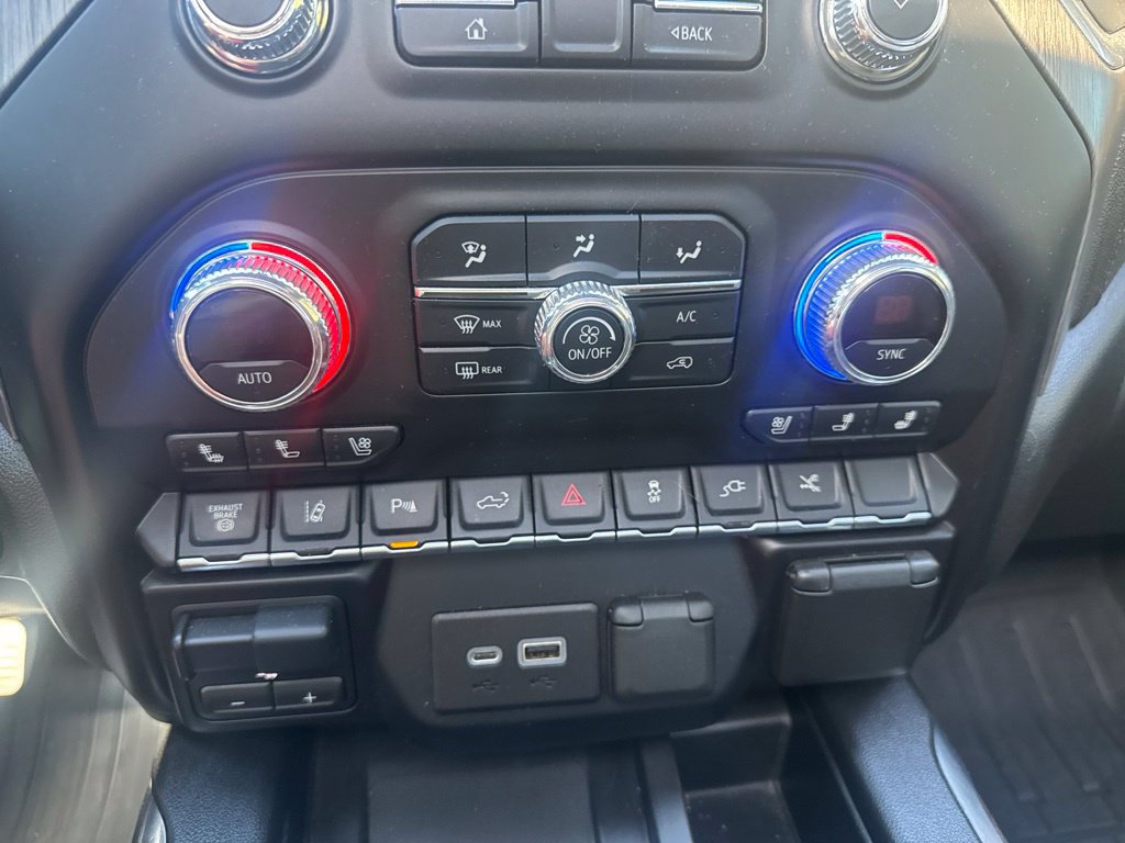 Used 2022 GMC Sierra 3500 Denali w/ Denali Ultimate Package AWD/4WD image 30