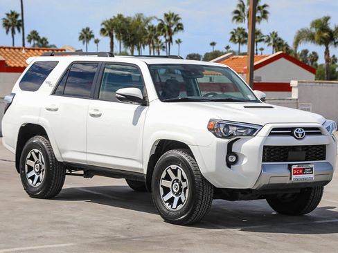 Used 2023 Toyota 4Runner TRD Off-Road Premium w/ Off Road Premium Plus Package AWD/4WD image 4