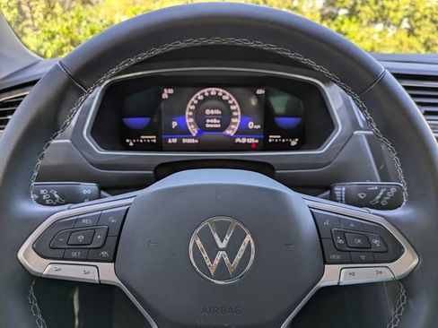 Used 2023 Volkswagen Tiguan SE FWD image 30