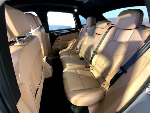 Certified 2026 Porsche Macan AWD/4WD image 24