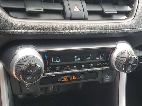 Used 2025 Toyota RAV4 XLE AWD/4WD image 18