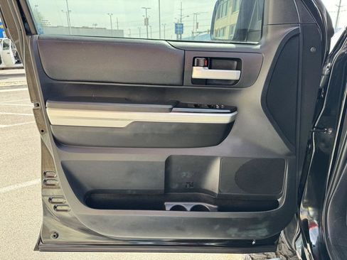 Used 2017 Toyota Tundra SR5 w/ SR5 Upgrade Package AWD/4WD image 28