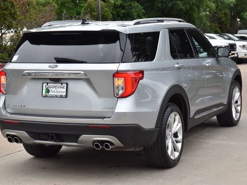 Used 2023 Ford Explorer Platinum w/ Technology Package AWD/4WD image 4