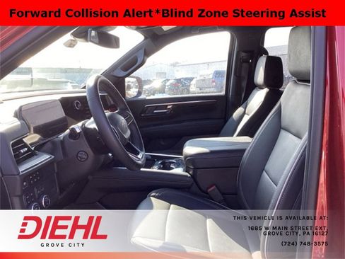 Used 2025 Chevrolet Suburban Premier image 19