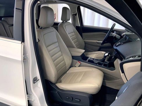 Used 2018 Ford Escape Titanium w/ Ford Safe & Smart Package AWD/4WD image 16