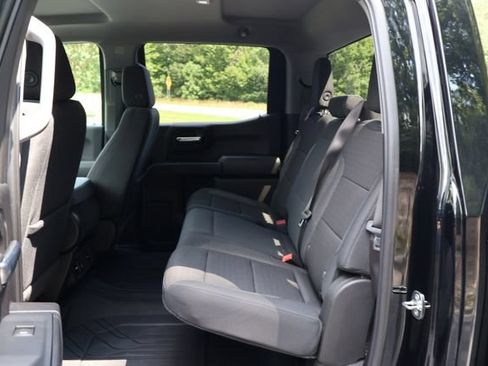Used 2024 Chevrolet Silverado 1500 Custom w/ Turbomax Blackout Package AWD/4WD image 18