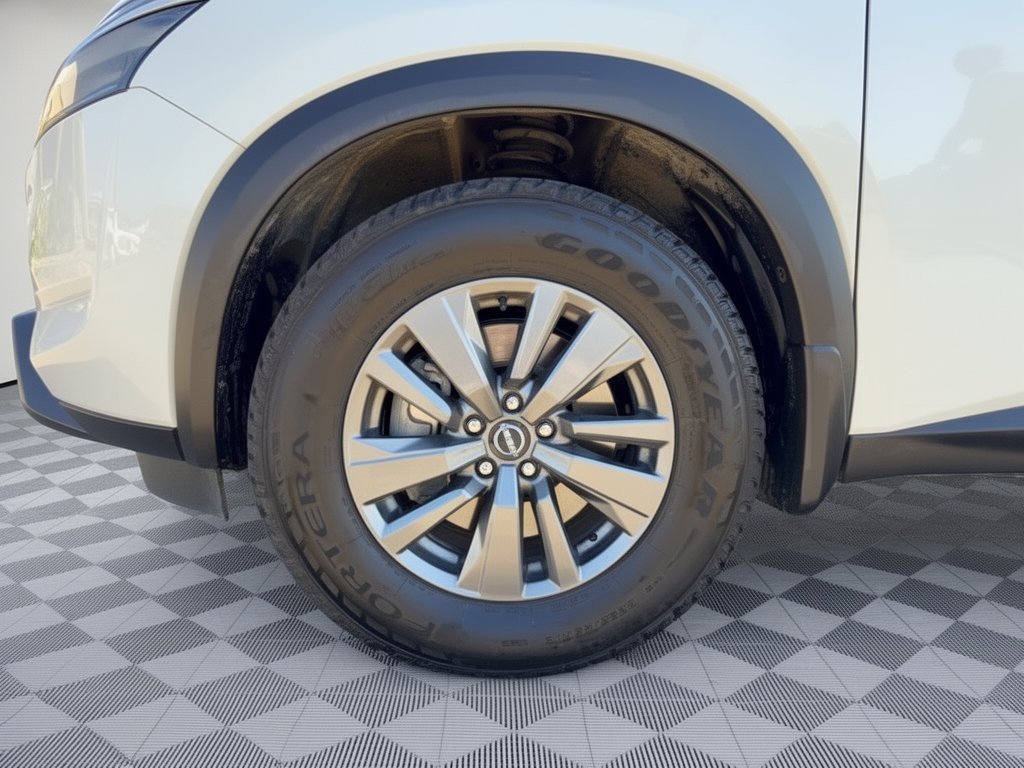 Used 2024 Nissan Pathfinder SV w/ SV Premium Package FWD image 13