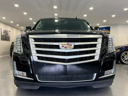 Used 2015 Cadillac Escalade Premium RWD image 2