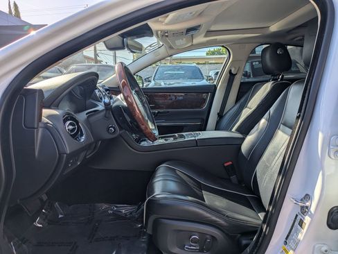 Used 2019 Jaguar XJ R-Sport RWD image 14