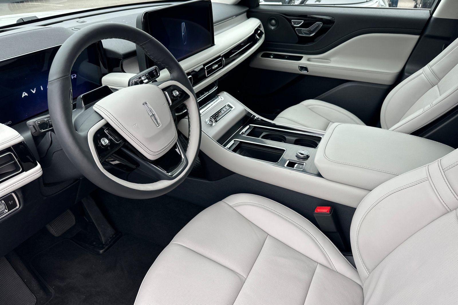 New 2026 Lincoln Aviator Reserve AWD/4WD image 9