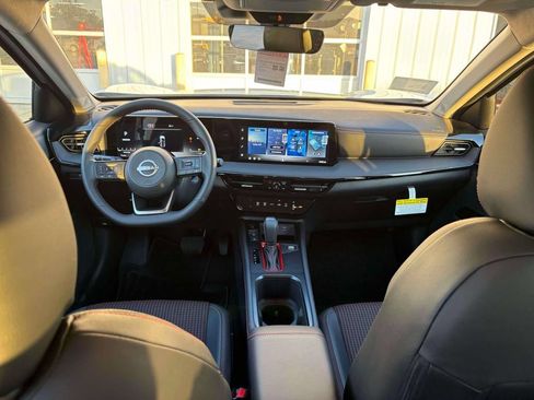 New 2026 Nissan Kicks SR w/ Illumination Package FWD image 10