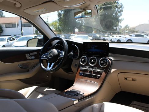 Used 2020 Mercedes-Benz GLC 300 image 16